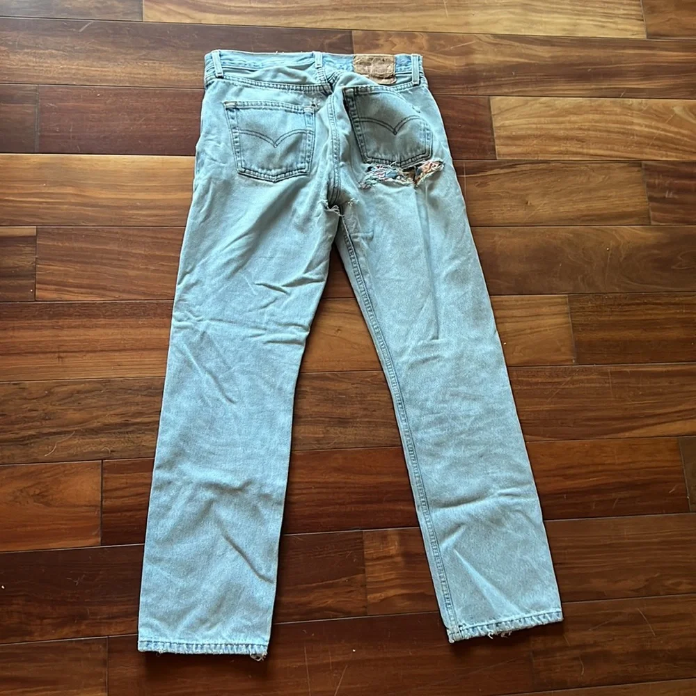 Vintage light wash 501 Levi’s - Picture 8 of 9